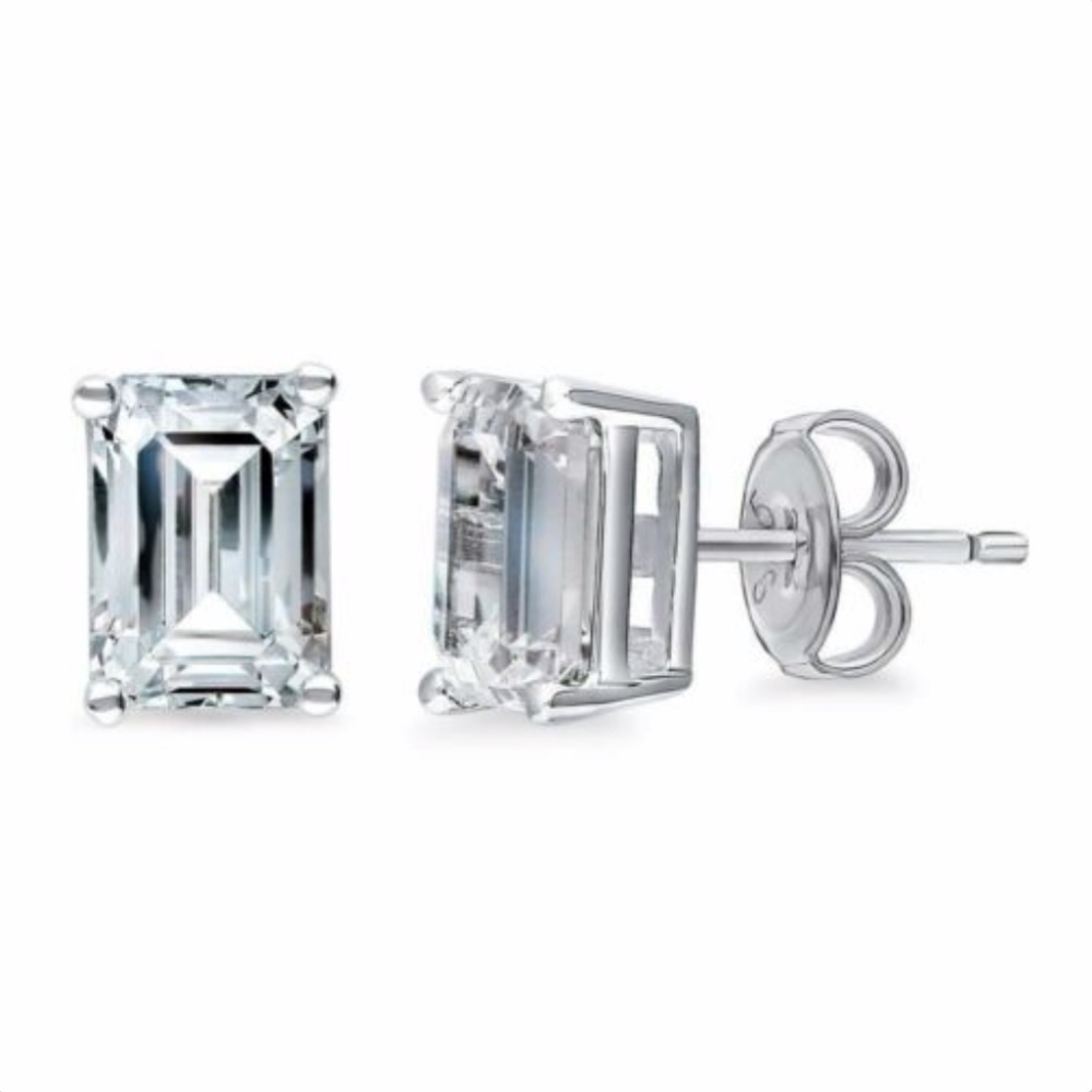 18k White Gold 1 Ct Baguette Cut Stud Earrings